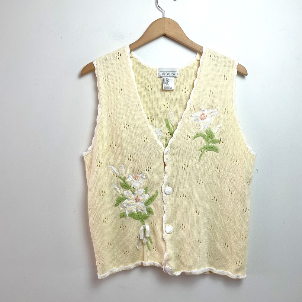 Vintage Floral Embroidered Pointelle Knit Vest Top Medium Cottagecore Granny